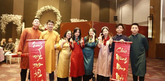 TIỆC TẤT NIÊN TƯNG BỪNG, MỪNG NĂM MỚI HỨNG KHỞI